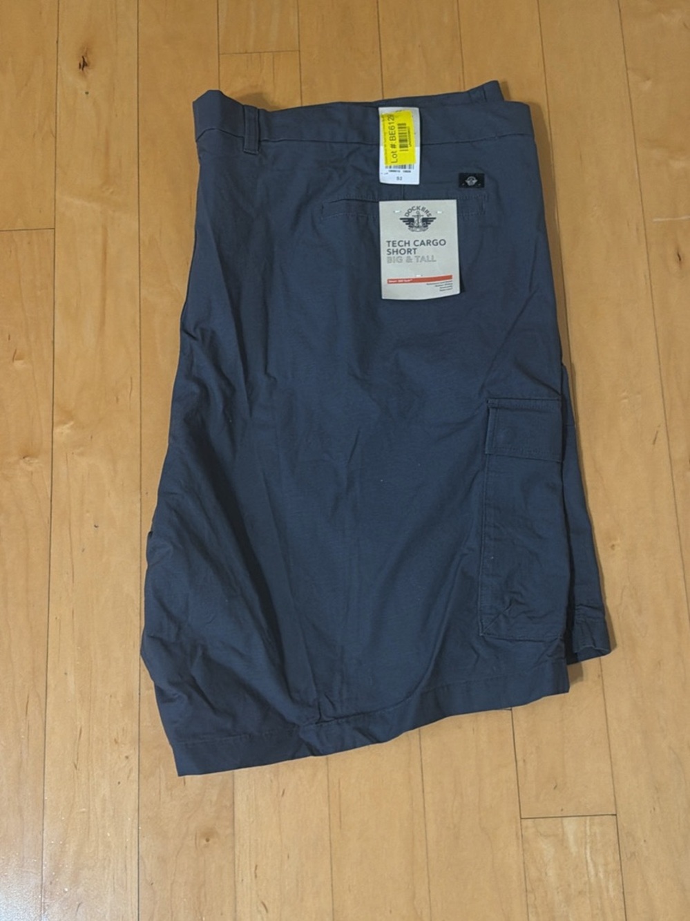 Docker  Men’s Tech Cargo Shorts — Navy